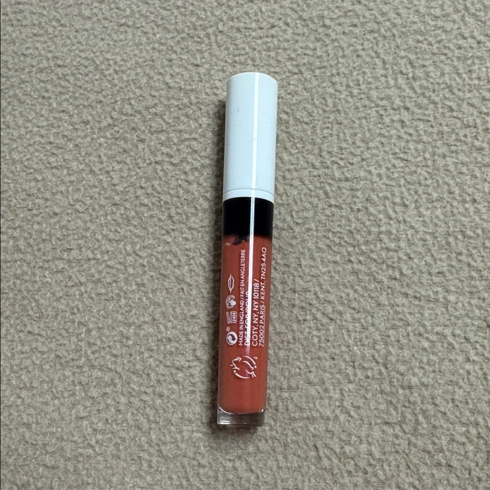 110 Outlast‎ Ultimatte One Step Liquid Lip Color - Spritz Blitz